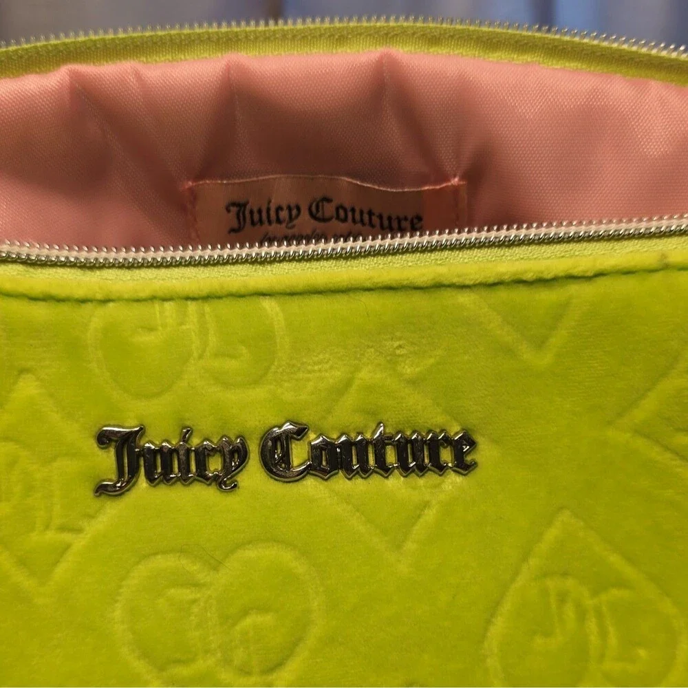 Juicy Couture Green Embossed Zip Makeup Bag Pouch with Pink Lining